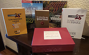 Foto de libros de la biblioteca de vinos